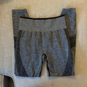 Soft seamless leggings yoga pants